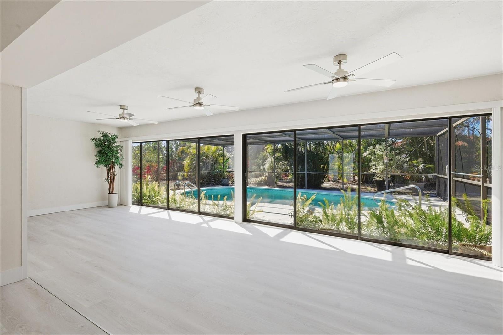 ENGLEWOOD ISLES SUB - Residential