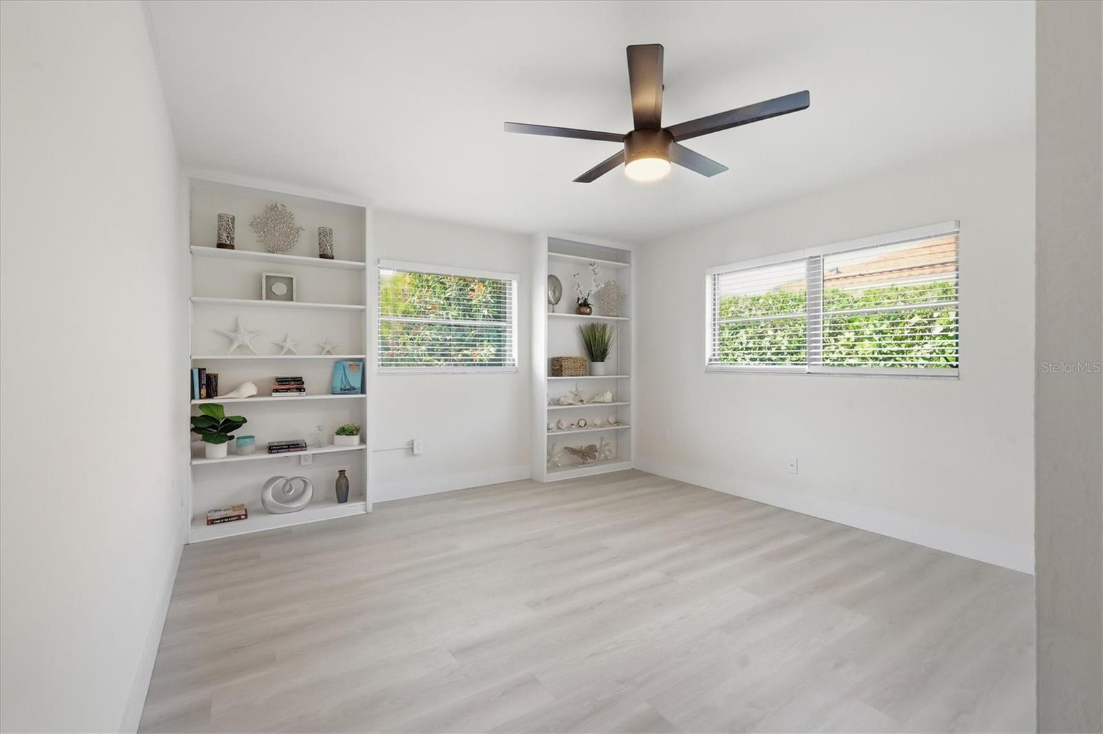 ENGLEWOOD ISLES SUB - Residential