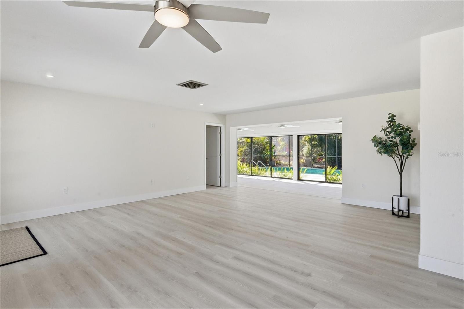 ENGLEWOOD ISLES SUB - Residential