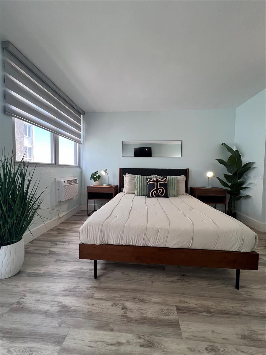 3511 ISAL VERDE AVE. 702