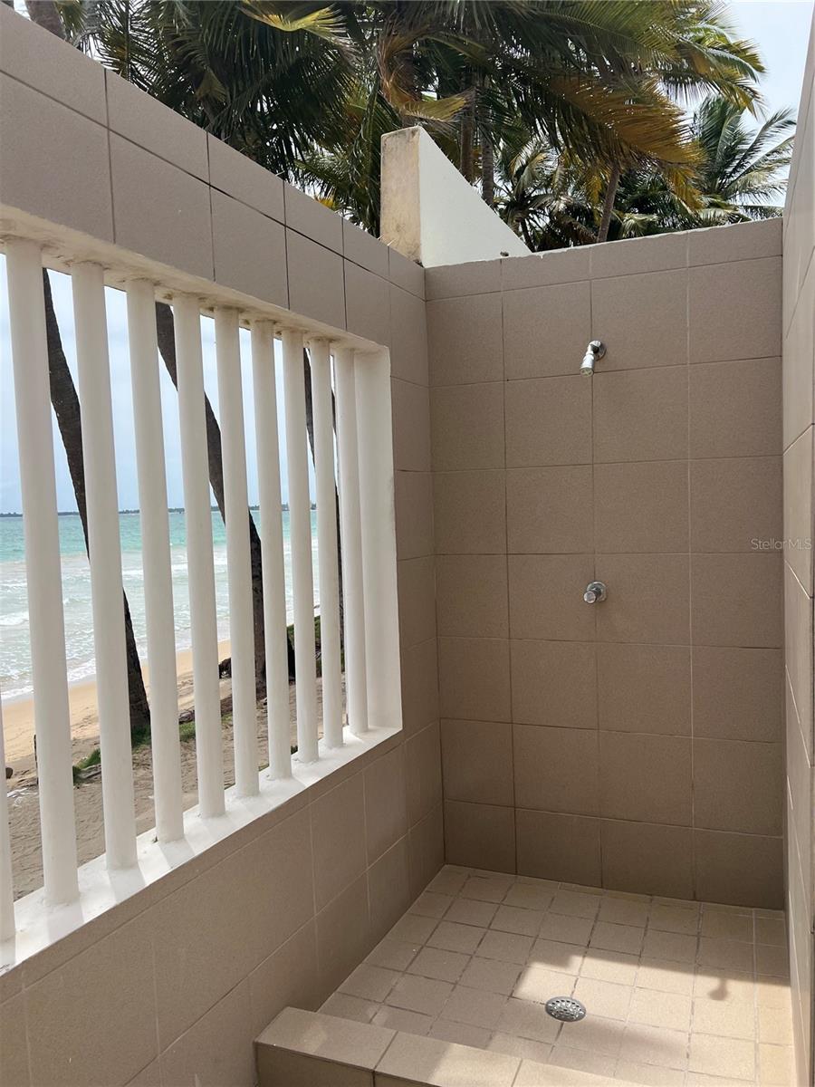 GOLDEN BEACH CONDOMINIUM - Residential