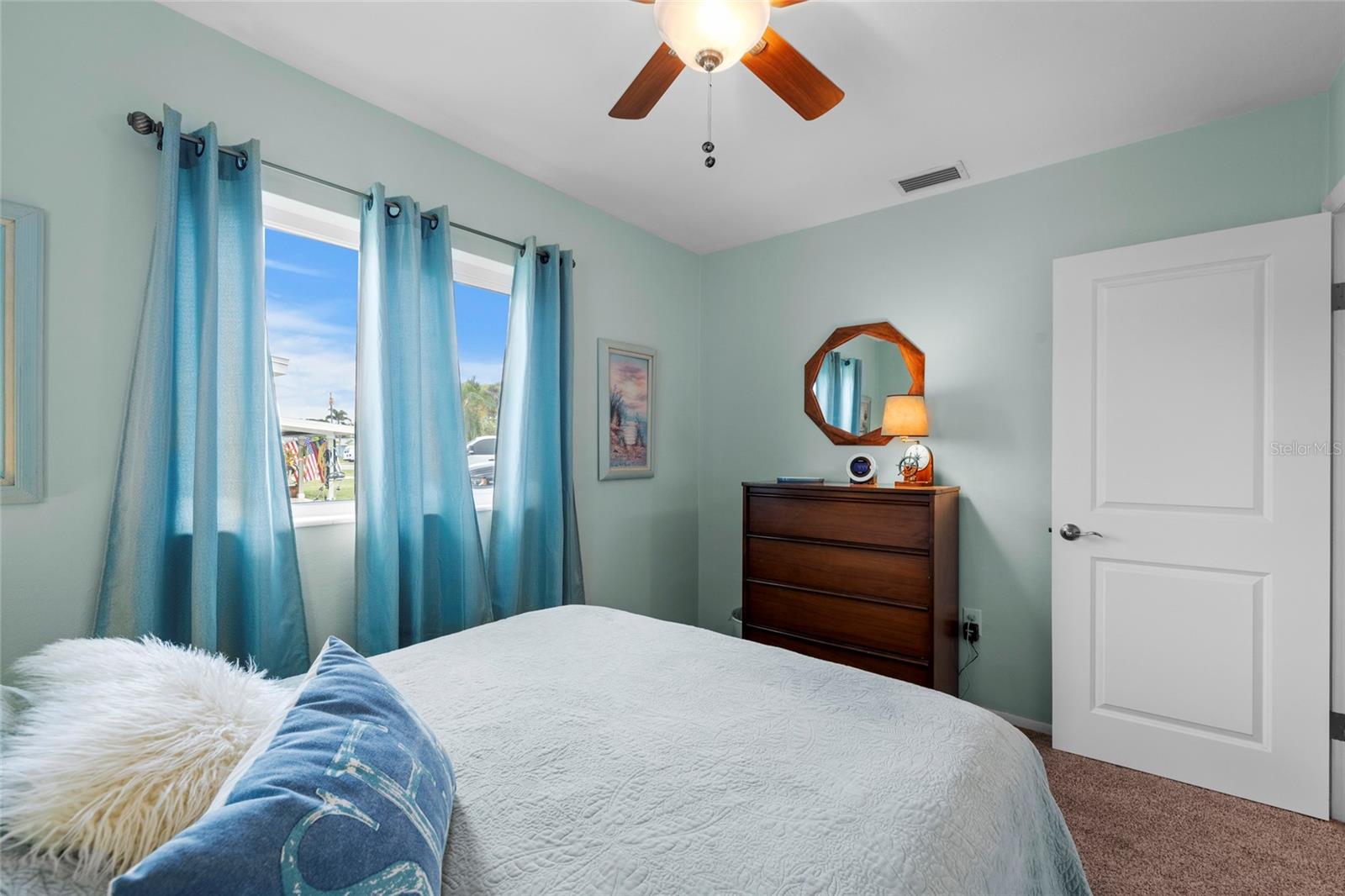 TROPICAL HARBOR SEC 1 - Residential