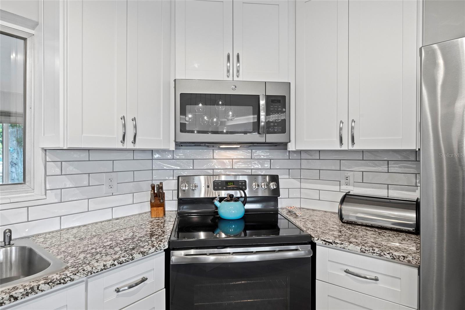 TROPICAL HARBOR SEC 1 - Residential