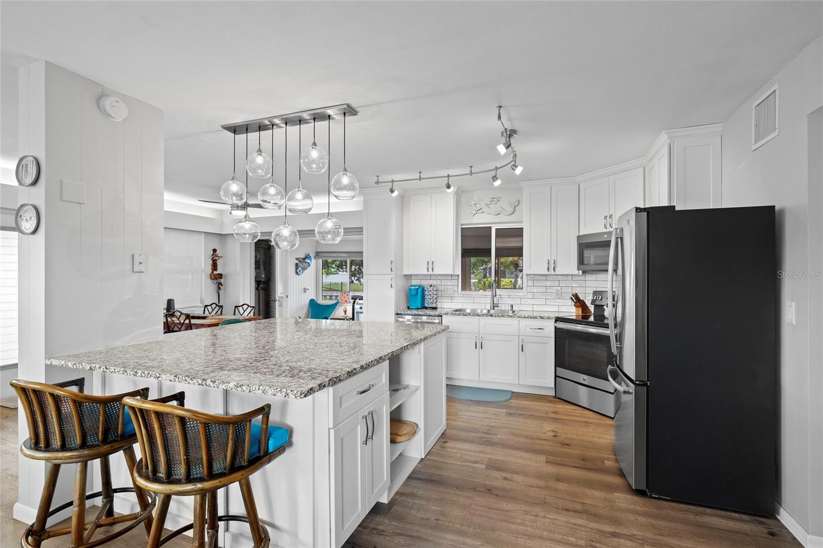 TROPICAL HARBOR SEC 1 - Residential