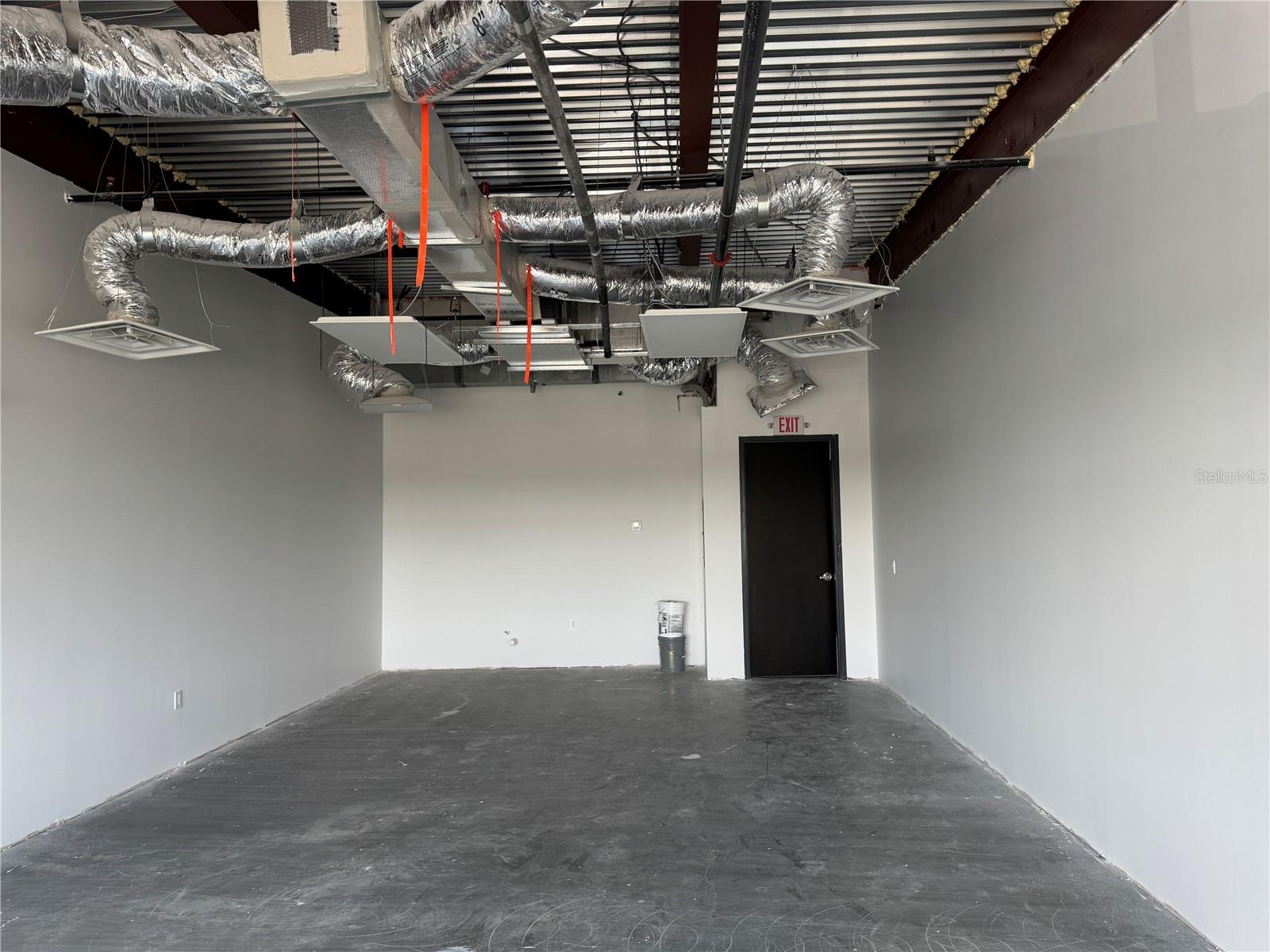 VILLAGE/HUNTERS CRK BLDG O - Commercial Lease