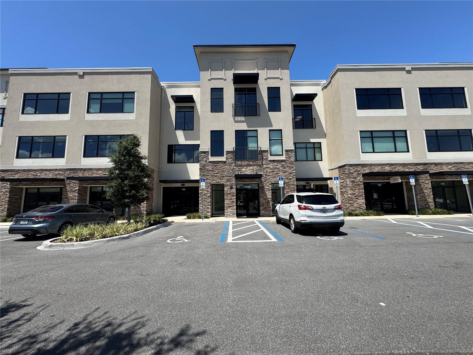 VILLAGE/HUNTERS CRK BLDG O - Commercial Lease