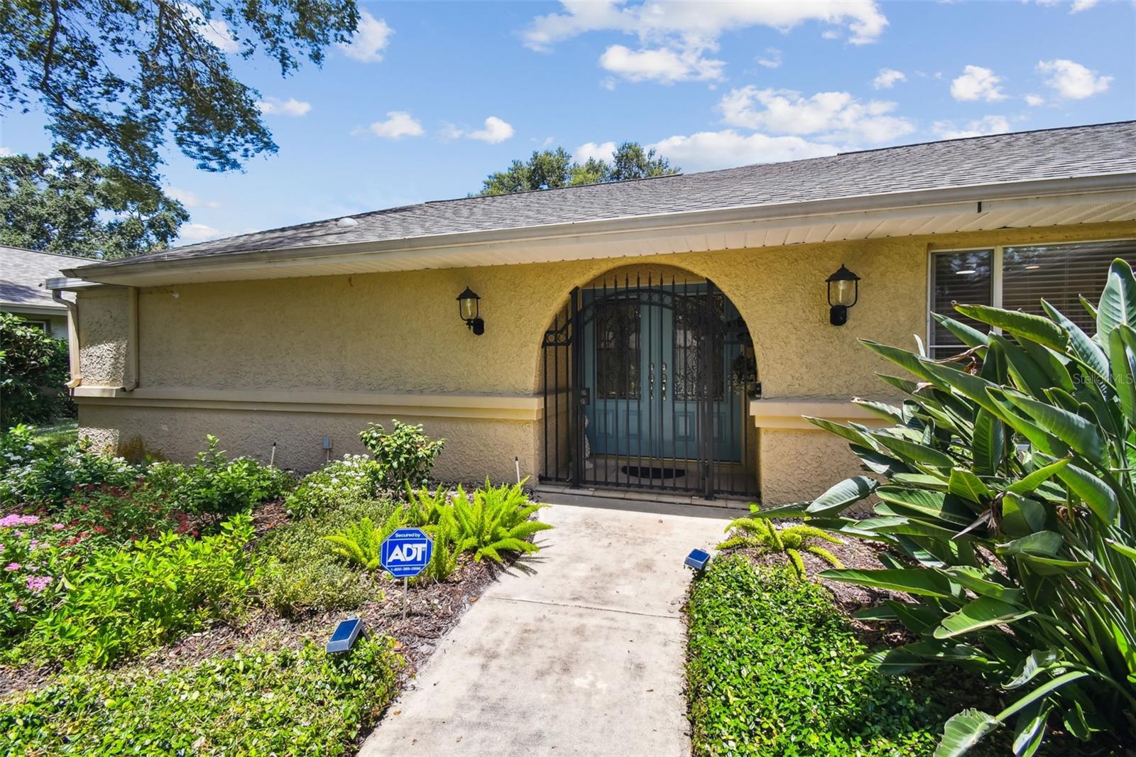 822 VILLAGE WAY