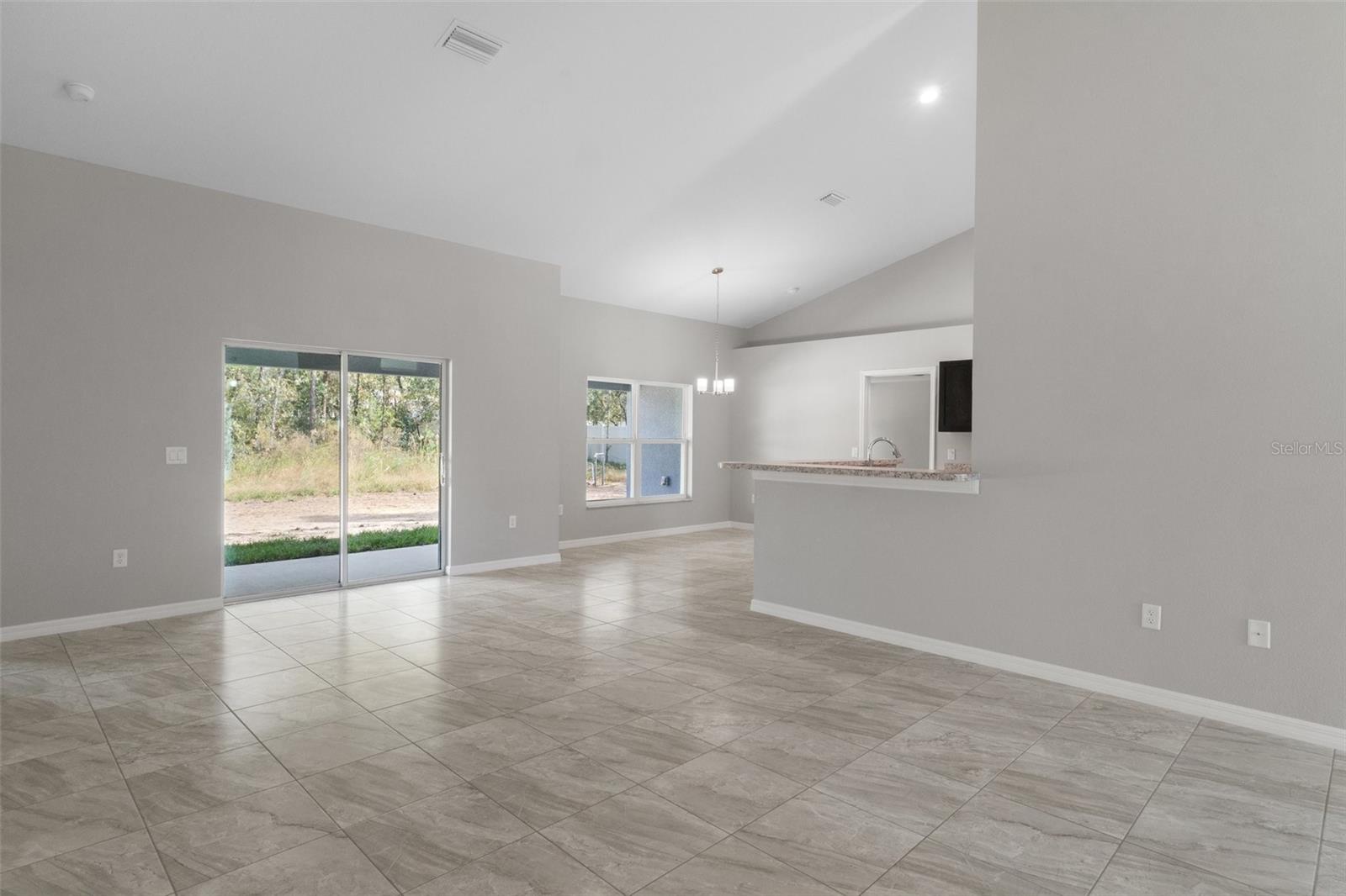 ROYAL HIGHLANDS - Residential