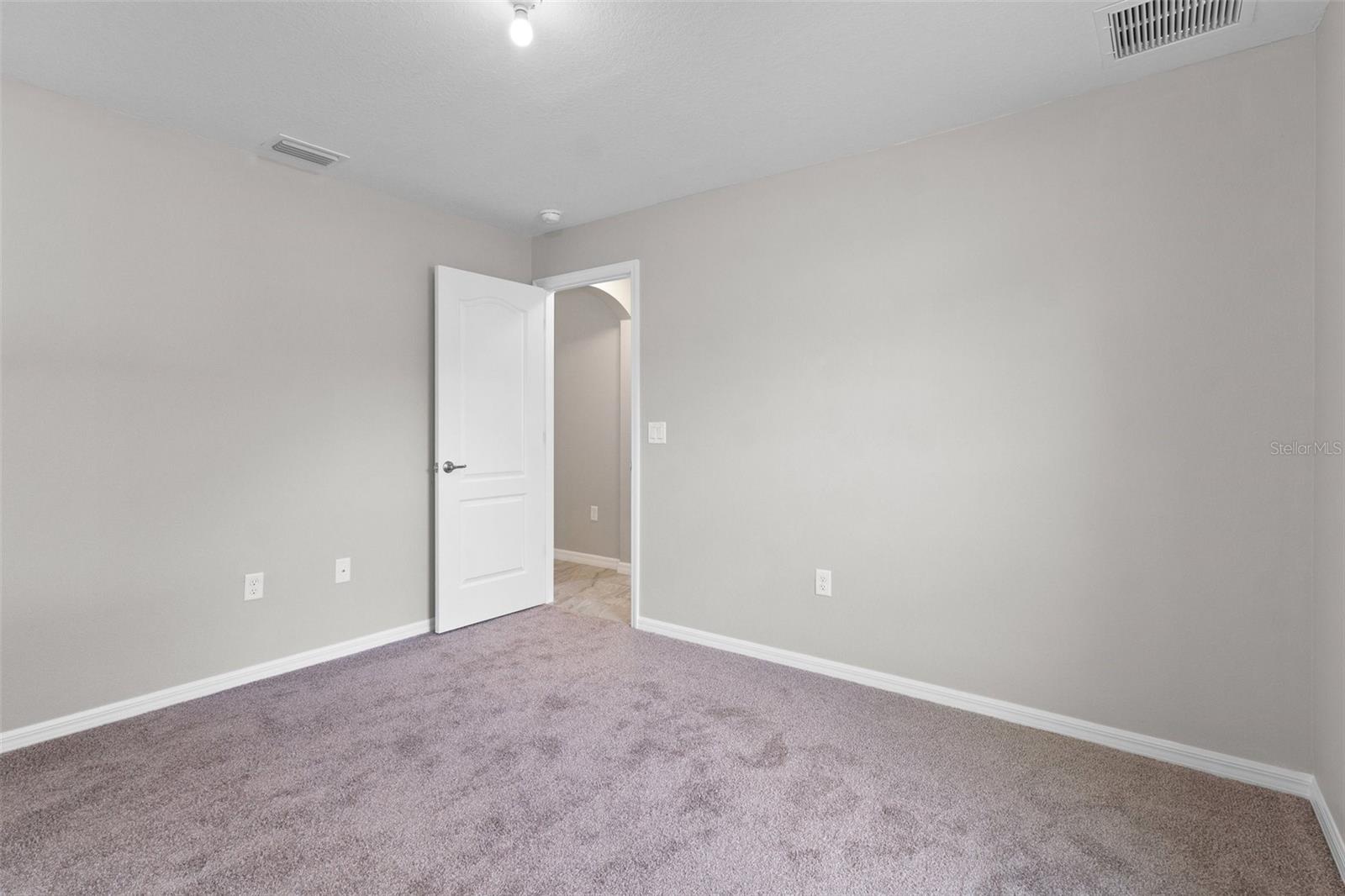 ROYAL HIGHLANDS - Residential