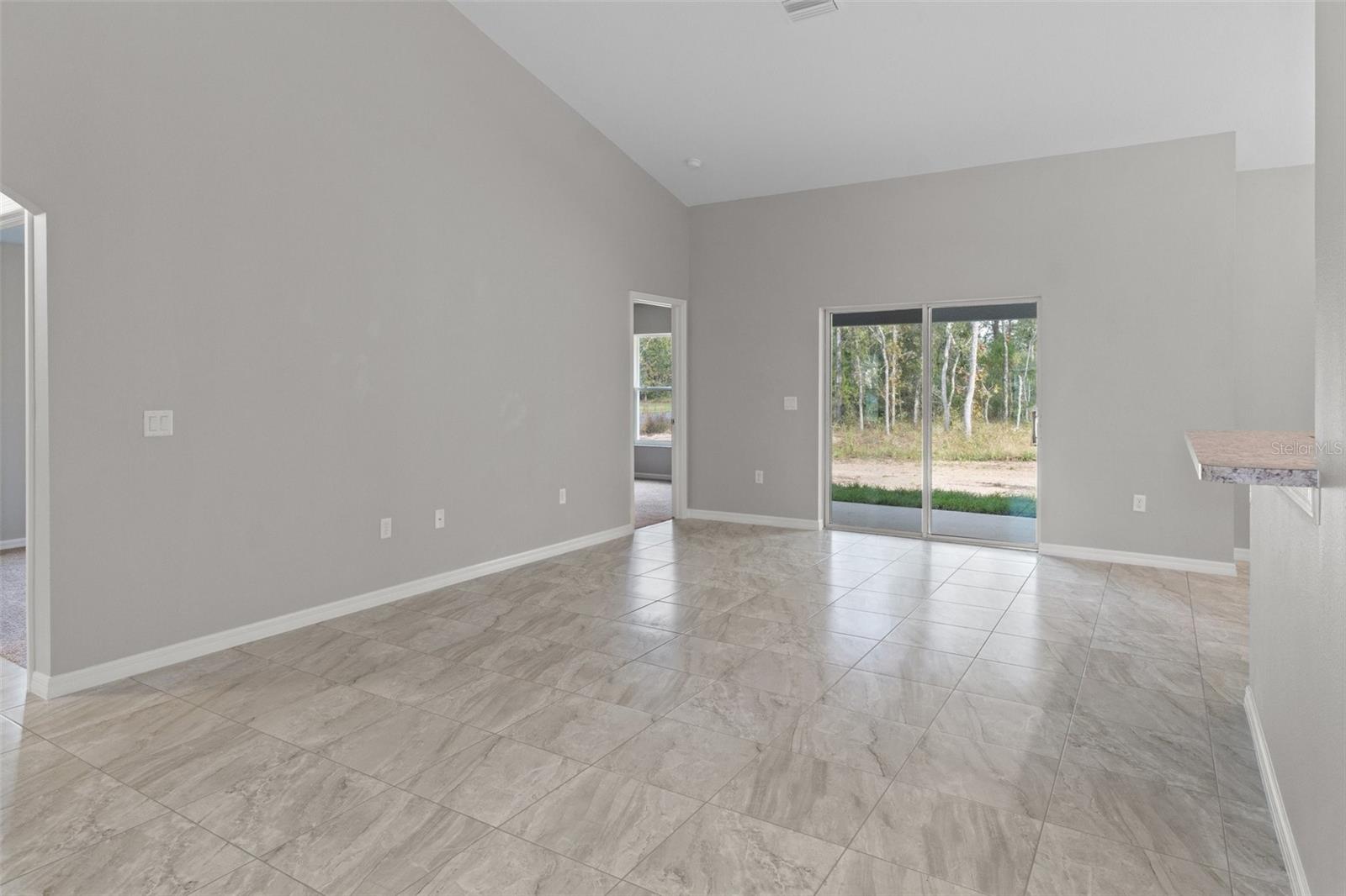 ROYAL HIGHLANDS - Residential