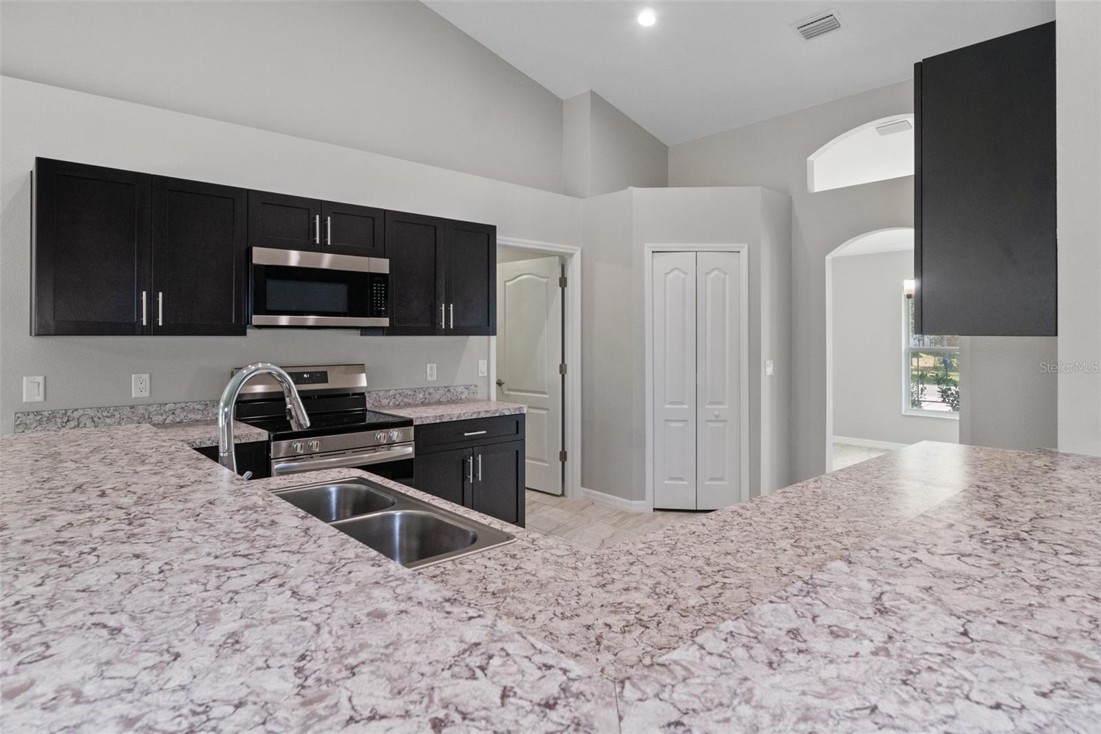 ROYAL HIGHLANDS - Residential