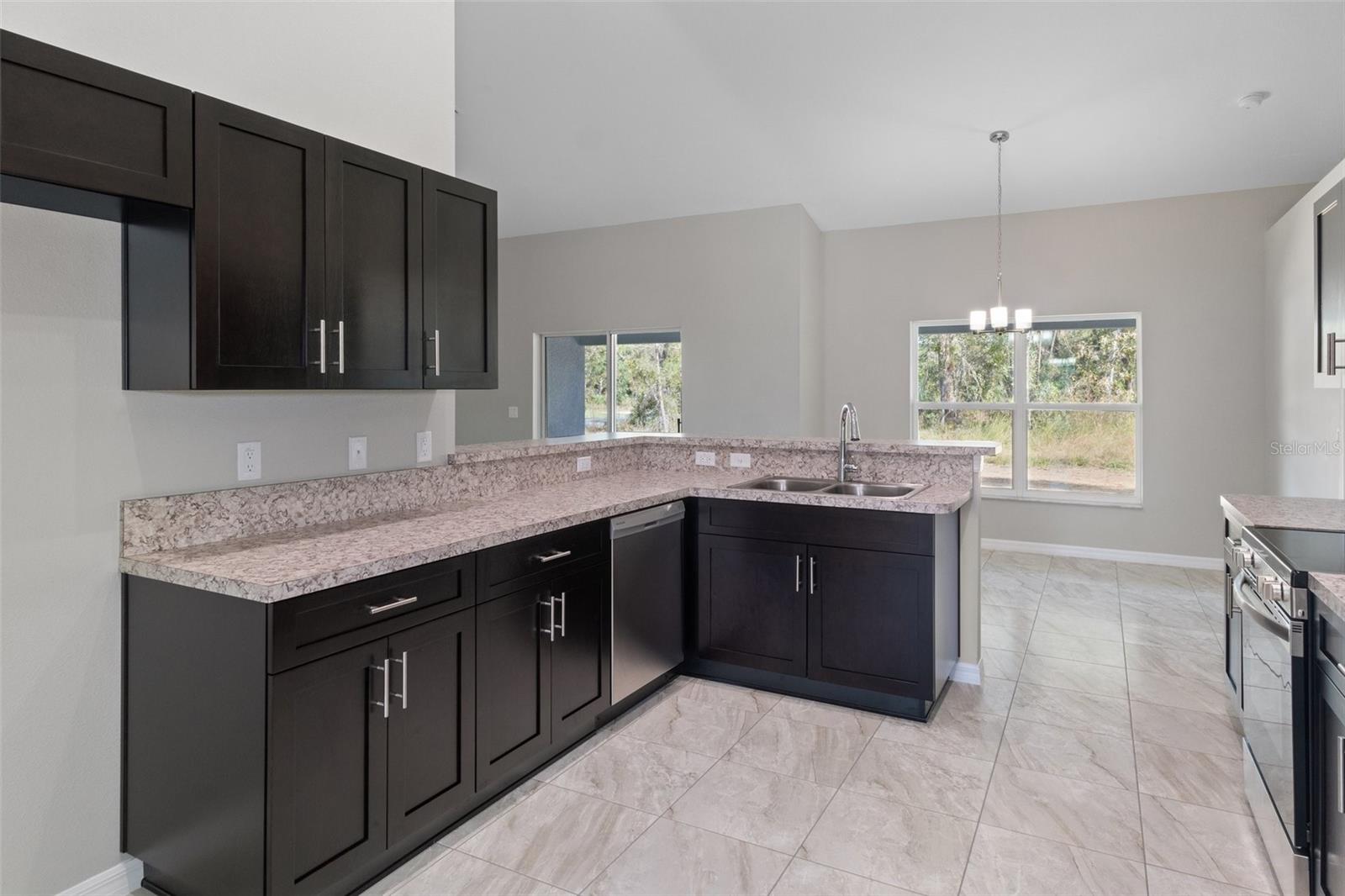 ROYAL HIGHLANDS - Residential