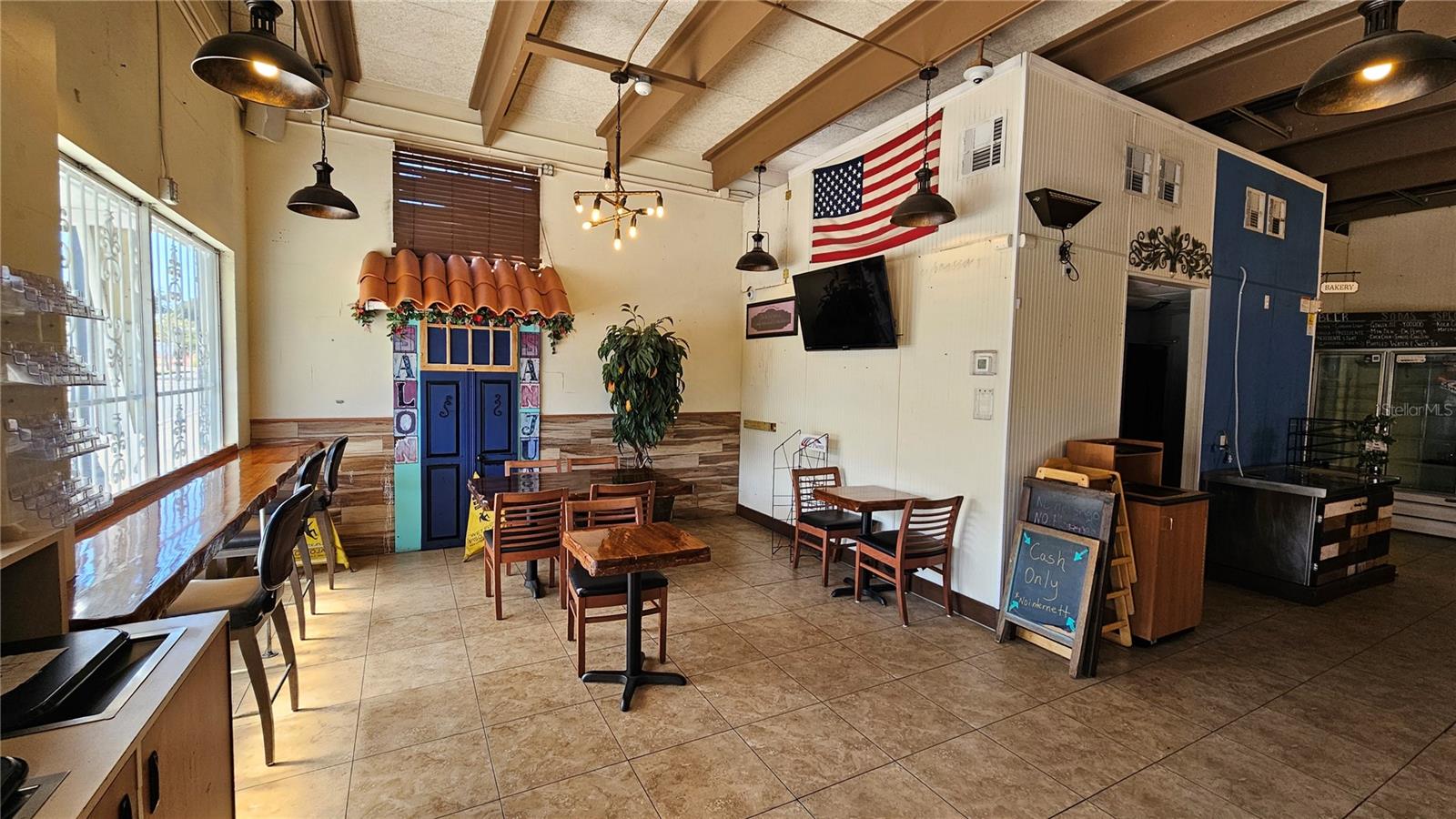 MORTONS ADD - Commercial Sale