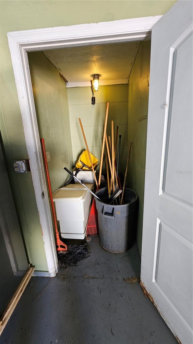 MORTONS ADD - Commercial Sale