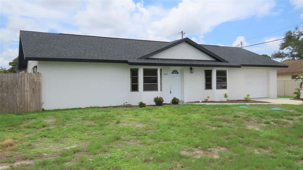 Photo of 807 Nectar Road, Venice, FL 34293 (MLS # TB8534071)