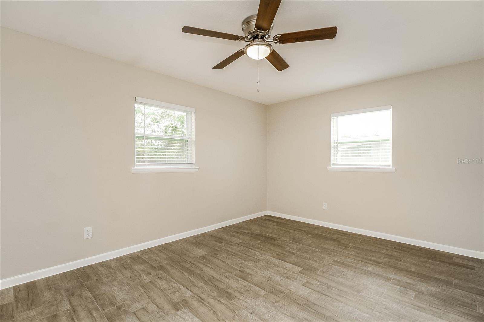 DAYTONA PARK ESTATES SEC A - Residential Lease