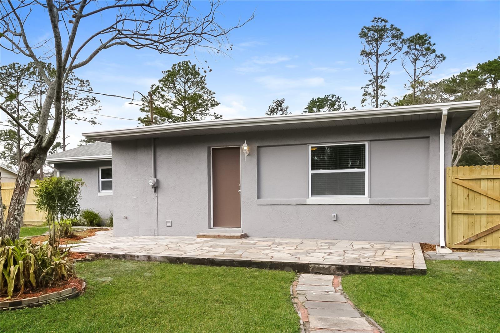 DAYTONA PARK ESTATES SEC A - Residential Lease