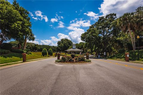 A home in LADY LAKE