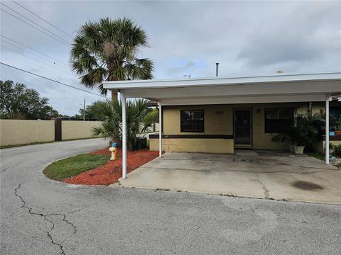 A home in WINTER HAVEN