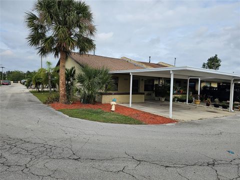 A home in WINTER HAVEN