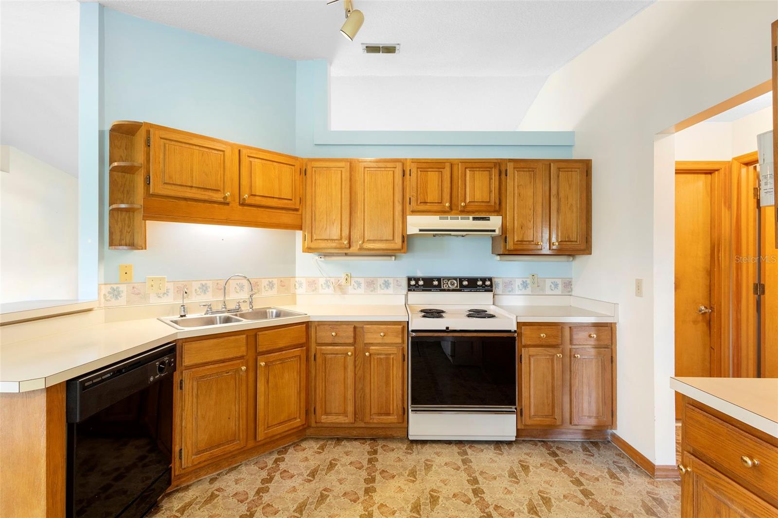 DELTONA LAKES UNIT 09 - Residential