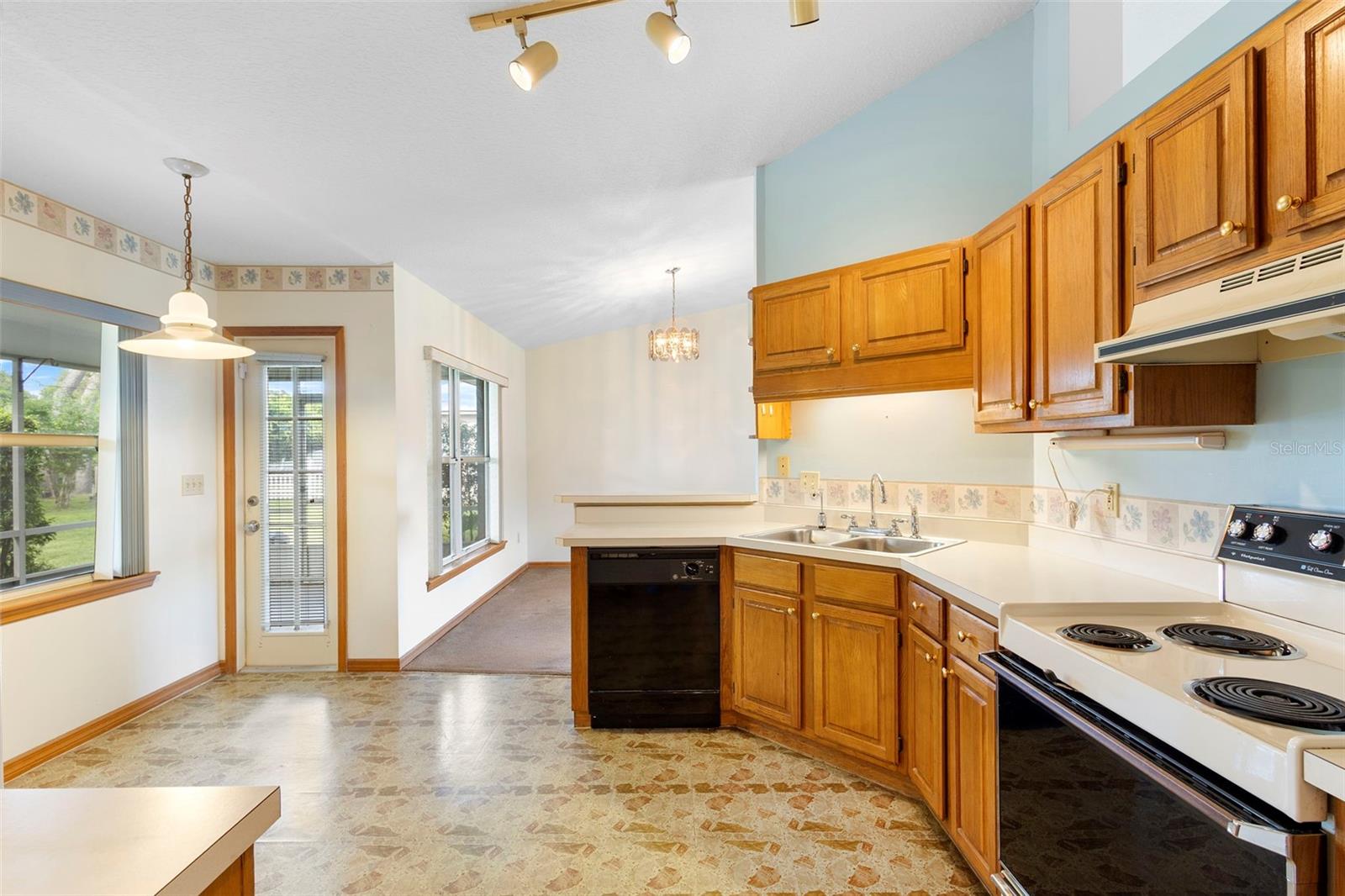DELTONA LAKES UNIT 09 - Residential