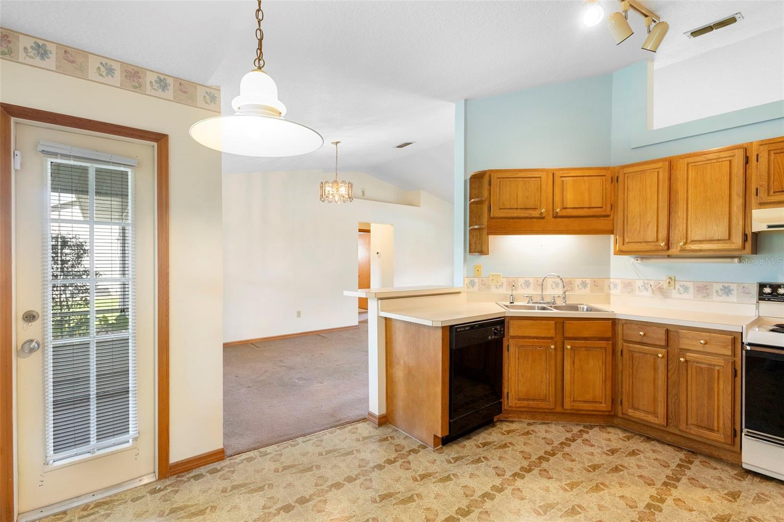 DELTONA LAKES UNIT 09 - Residential