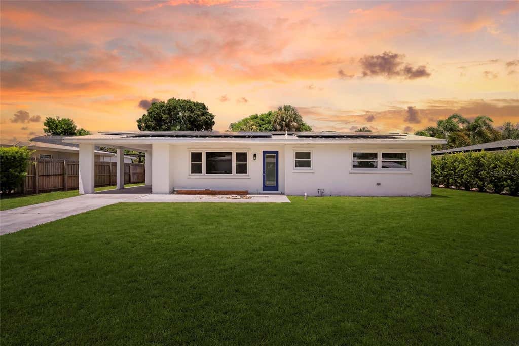 Photo of 2253 Goldenrod Street, Sarasota, FL 34239 (MLS # A4703724)