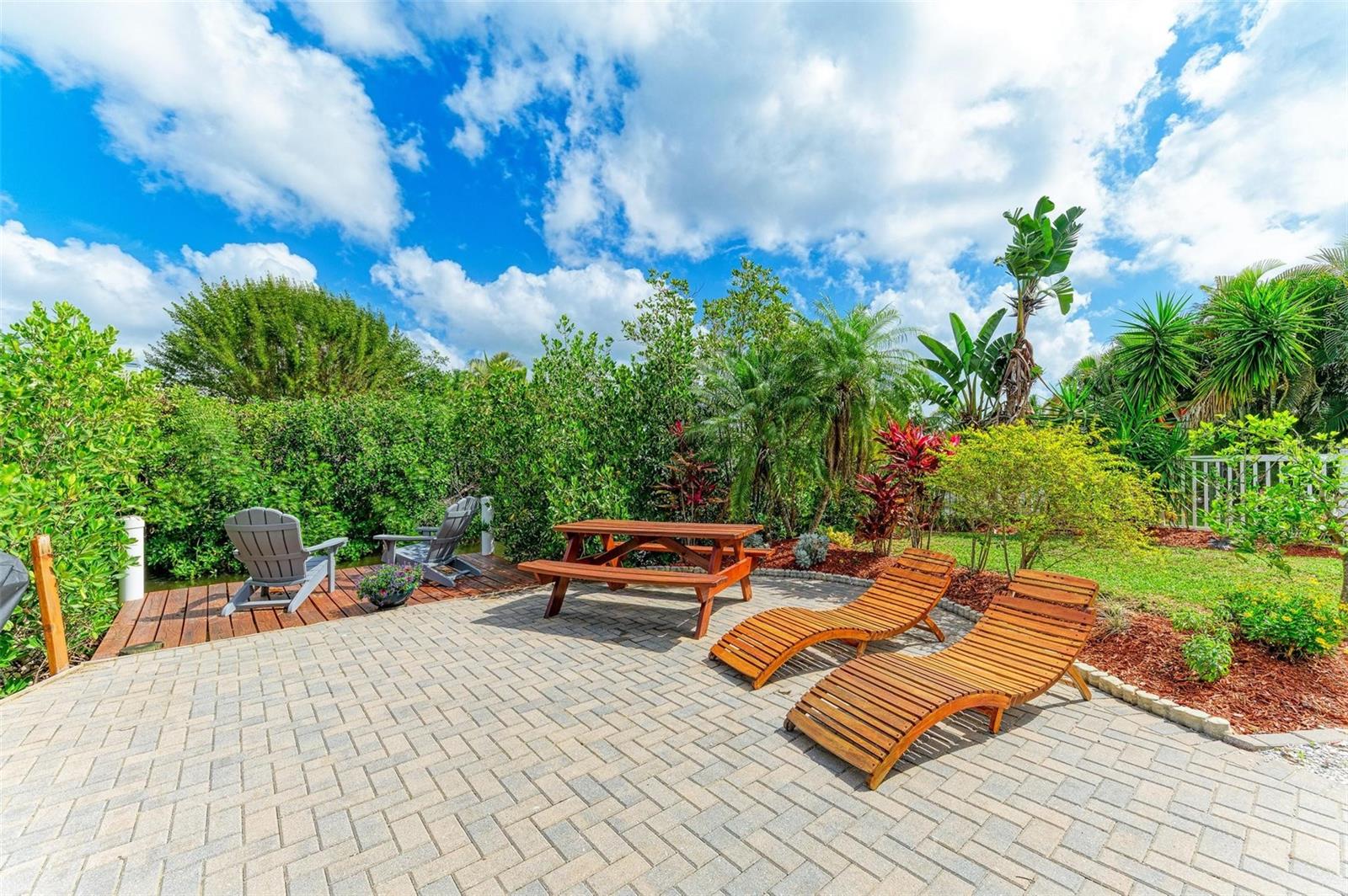 MANALEE - Residential