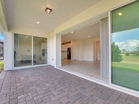 Tiny photo for 4532 Gliding Wave Street, Winter Garden, FL 34787 (MLS # S5134888)