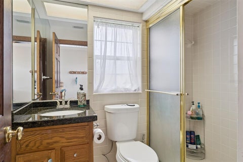 Tiny photo for 801 Lake Shore Drive, Leesburg, FL 34748 (MLS # G5115411)