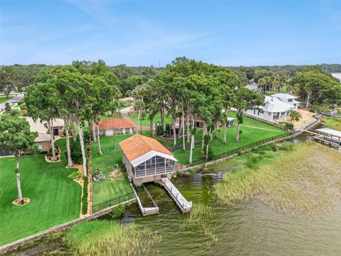 Tiny photo for 801 Lake Shore Drive, Leesburg, FL 34748 (MLS # G5115411)