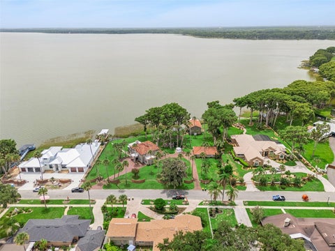 Tiny photo for 801 Lake Shore Drive, Leesburg, FL 34748 (MLS # G5115411)