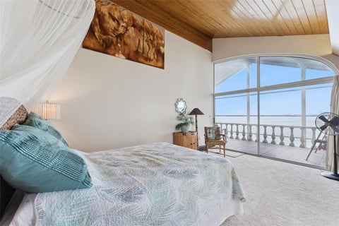 Tiny photo for 801 Lake Shore Drive, Leesburg, FL 34748 (MLS # G5115411)
