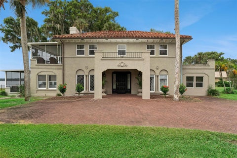 Tiny photo for 801 Lake Shore Drive, Leesburg, FL 34748 (MLS # G5115411)
