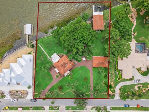 Tiny photo for 801 Lake Shore Drive, Leesburg, FL 34748 (MLS # G5115411)
