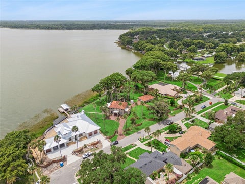 Tiny photo for 801 Lake Shore Drive, Leesburg, FL 34748 (MLS # G5115411)