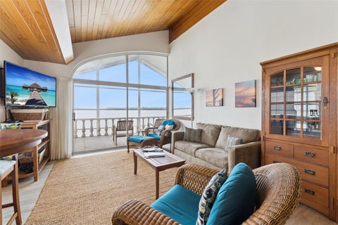 Tiny photo for 801 Lake Shore Drive, Leesburg, FL 34748 (MLS # G5115411)