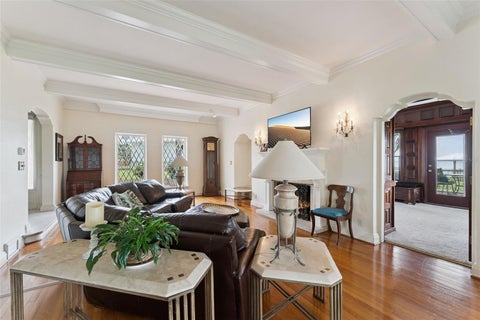 Tiny photo for 801 Lake Shore Drive, Leesburg, FL 34748 (MLS # G5115411)