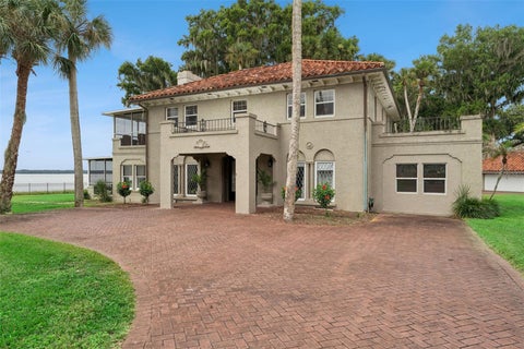 Tiny photo for 801 Lake Shore Drive, Leesburg, FL 34748 (MLS # G5115411)