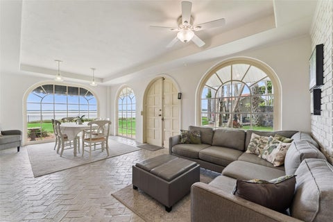 Tiny photo for 801 Lake Shore Drive, Leesburg, FL 34748 (MLS # G5115411)