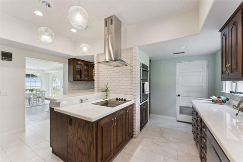 Tiny photo for 801 Lake Shore Drive, Leesburg, FL 34748 (MLS # G5115411)