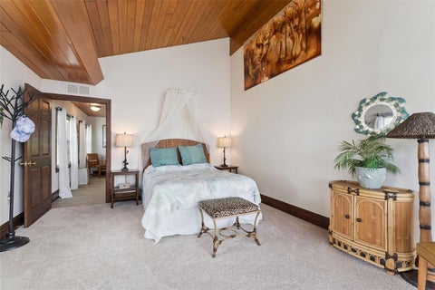 Tiny photo for 801 Lake Shore Drive, Leesburg, FL 34748 (MLS # G5115411)