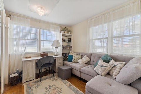 Tiny photo for 801 Lake Shore Drive, Leesburg, FL 34748 (MLS # G5115411)