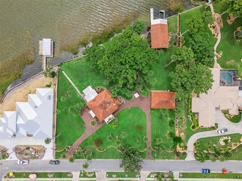 Tiny photo for 801 Lake Shore Drive, Leesburg, FL 34748 (MLS # G5115411)
