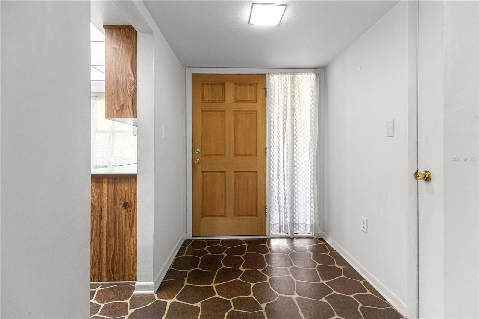 3804 NE 17TH STREET CIRCLE