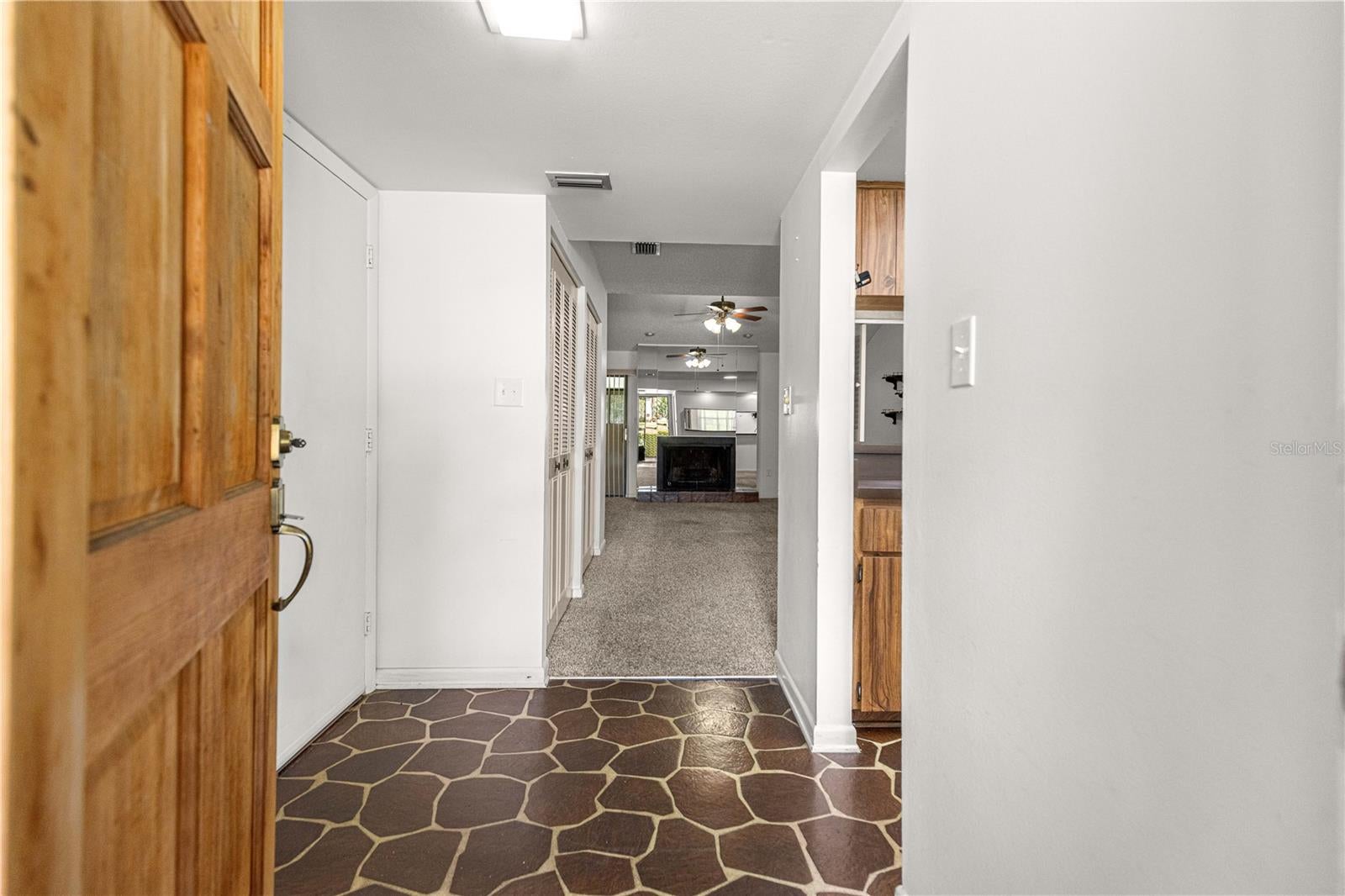 3804 NE 17TH STREET CIRCLE