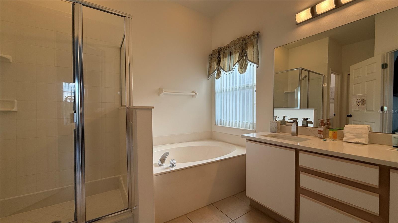 HAMPTON ESTATES - Residential