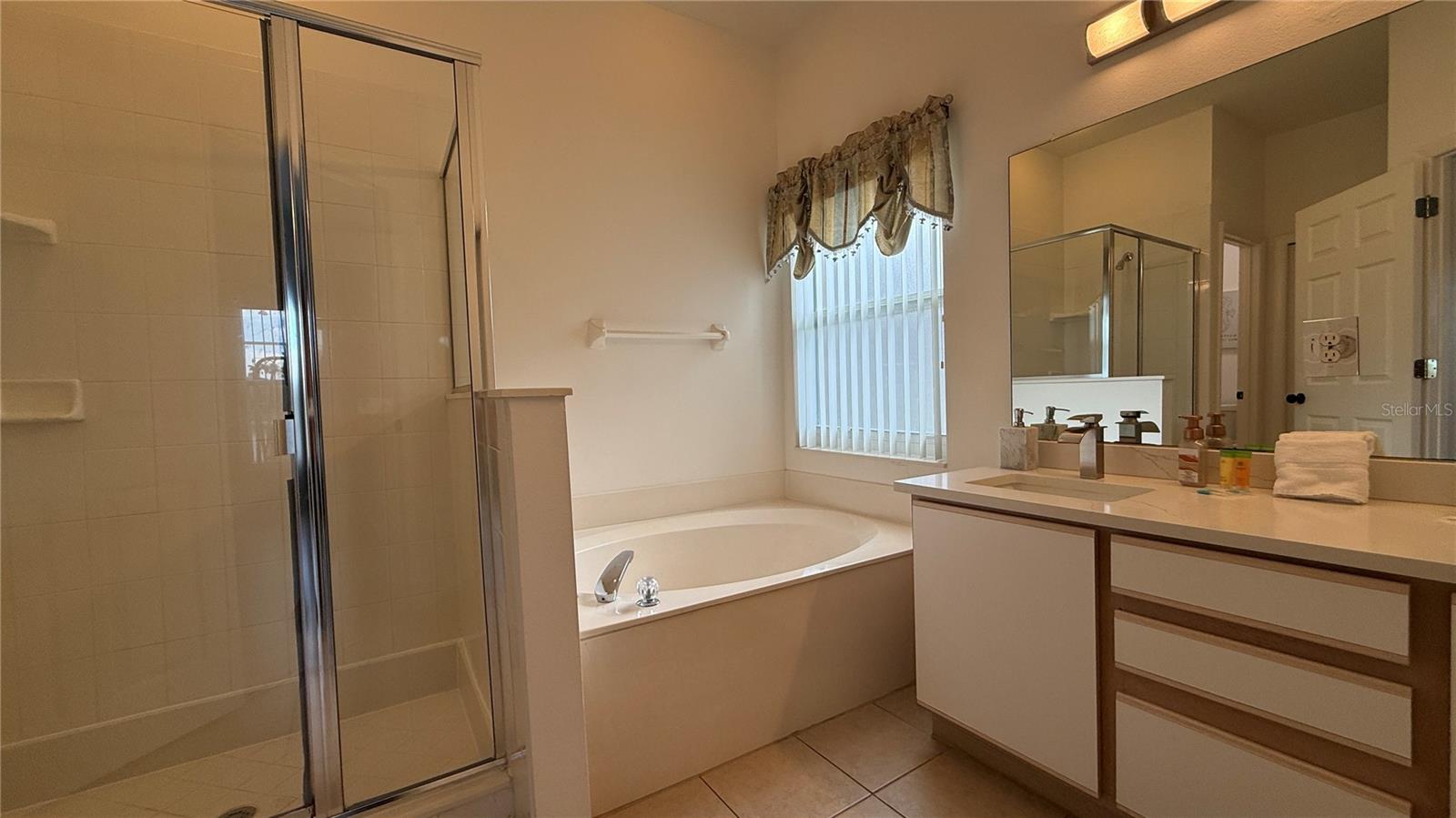 HAMPTON ESTATES - Residential