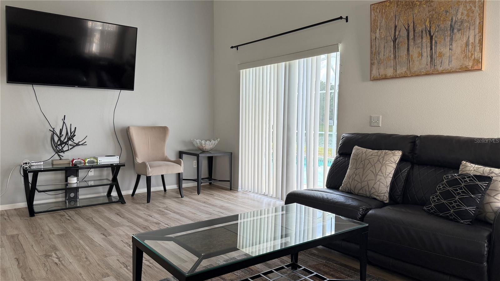 HAMPTON ESTATES - Residential